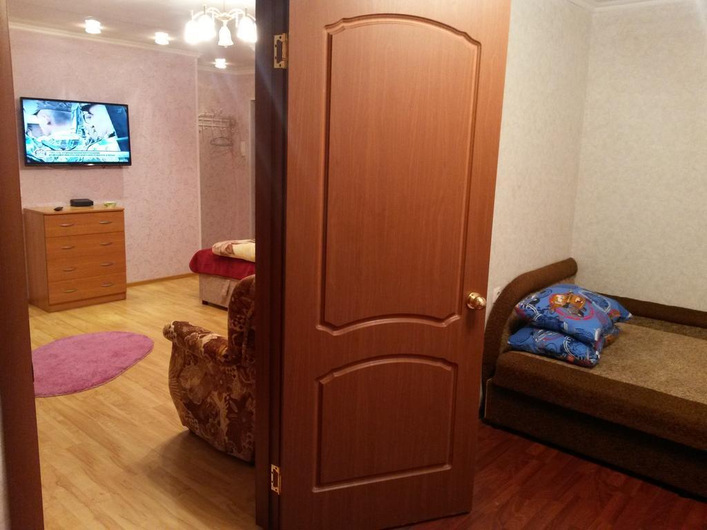 Apartment Na Oktyabrskoi Murmanszk Kültér fotó